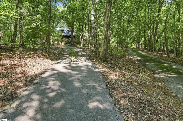 87 Robertson Road, Travelers Rest, SC 29690