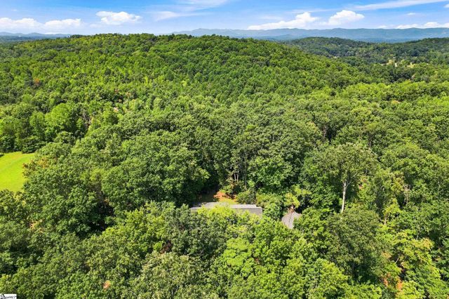 87 Robertson Road, Travelers Rest, SC 29690