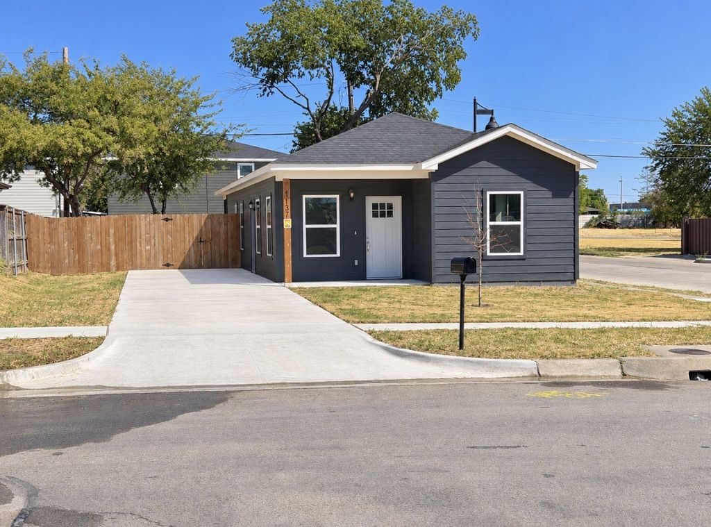 1137 Stella Street, Fort Worth, TX 76104 — exterior