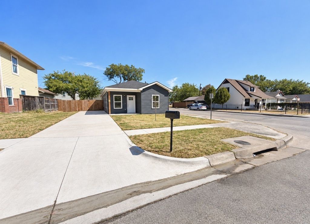 1137 Stella Street, Fort Worth, TX 76104 — photo 2
