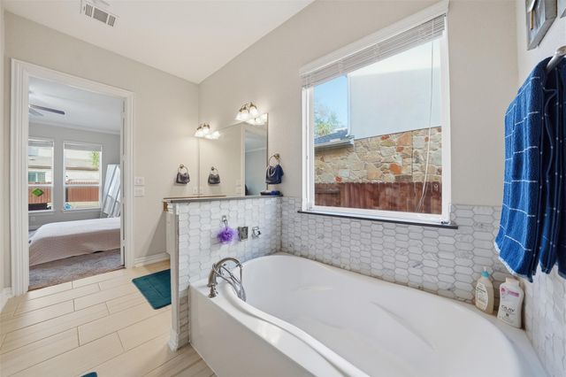 4301 Logan Ridge DR, Cedar Park, TX 78613