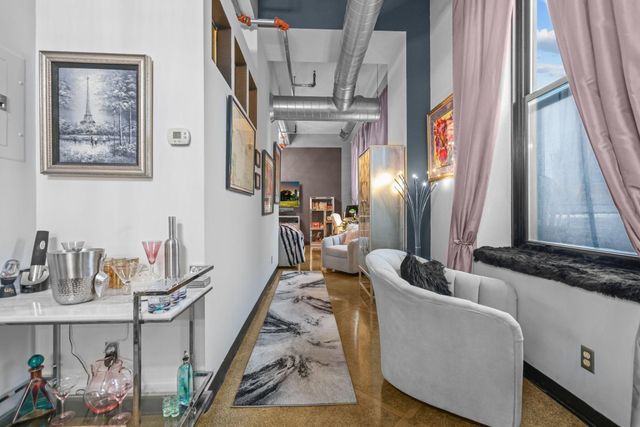 350 Saint Peter Street 512, Saint Paul, MN 55102