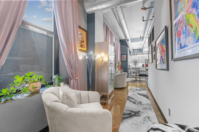 350 Saint Peter Street 512, Saint Paul, MN 55102