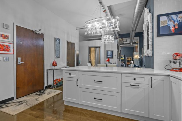 350 Saint Peter Street 512, Saint Paul, MN 55102