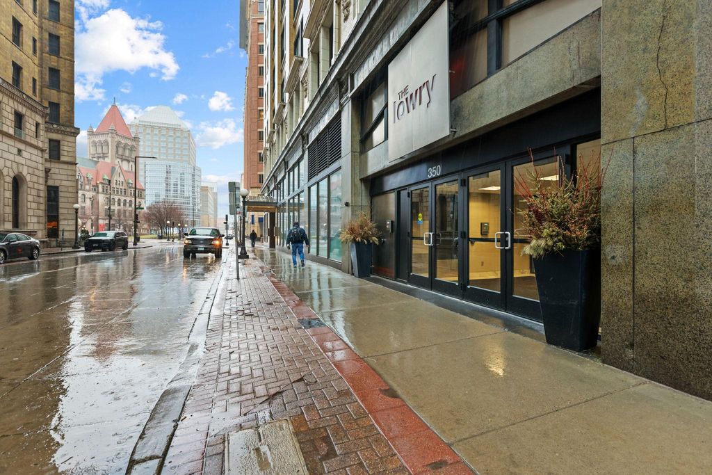 350 Saint Peter Street 512, Saint Paul, MN 55102