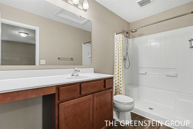 72597 Faye Court, South Haven, MI 49090