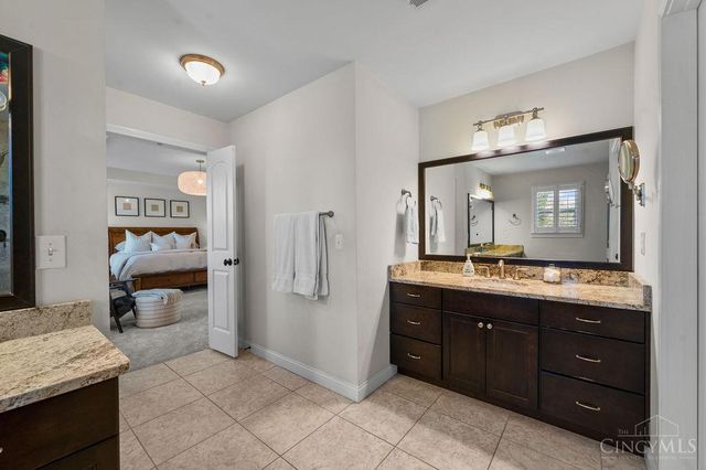 8559 Kenwood Road, Sycamore Twp, OH 45236