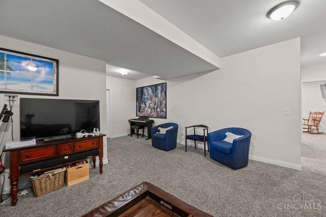 8559 Kenwood Road, Sycamore Twp, OH 45236