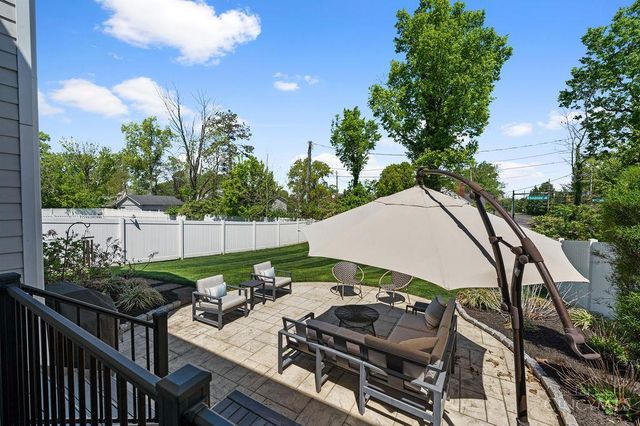 8559 Kenwood Road, Sycamore Twp, OH 45236