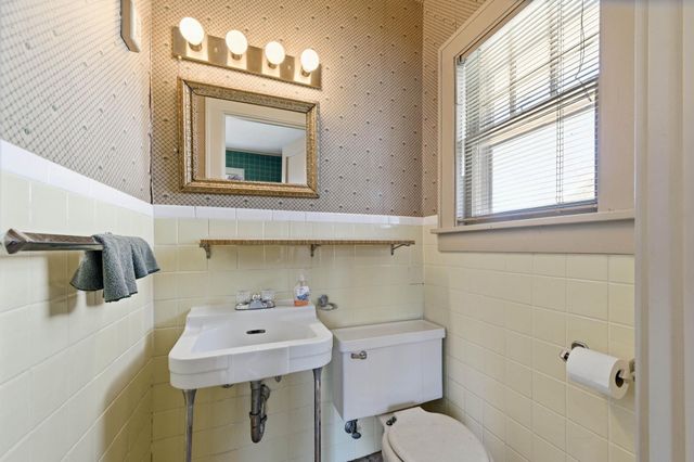 145 N Belmont Ave, Wichita, KS 67208