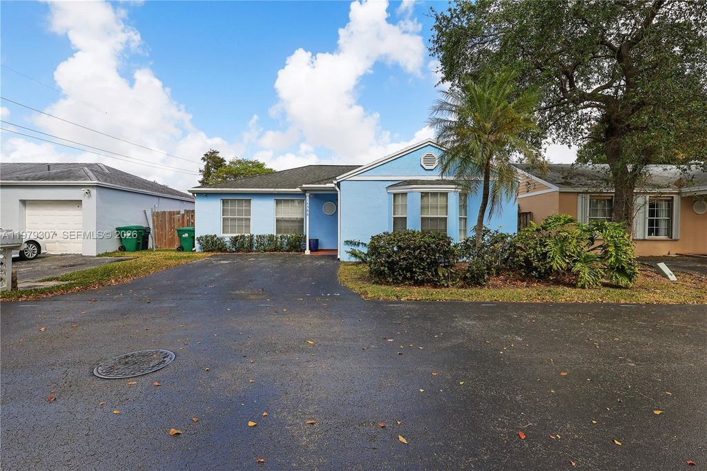 14566 SW 124th Place, Miami, FL 33186
