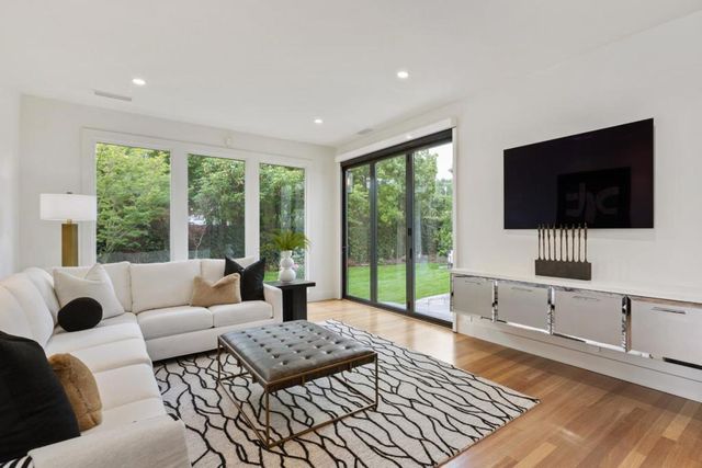 618 Panchita Way, Los Altos, CA 94022