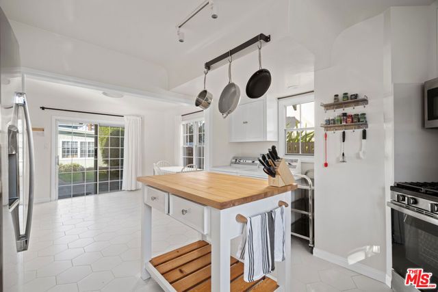 819 S Crestmoore Place, Venice (los Angeles), CA 90291