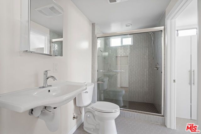 819 S Crestmoore Place, Venice (los Angeles), CA 90291