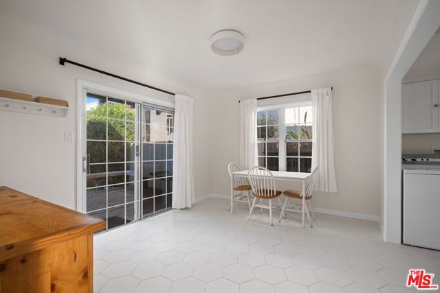 819 S Crestmoore Place, Venice (los Angeles), CA 90291