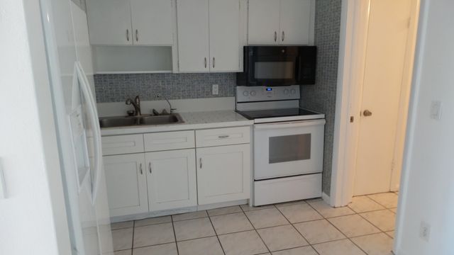 9459 SW 51st Court, Cooper City, FL 33328