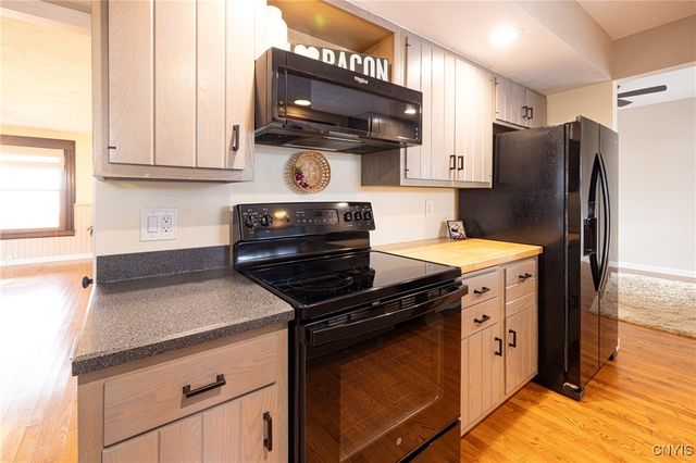 6790 East Lake Road, Owasco, NY 13021