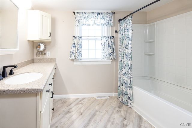 6790 East Lake Road, Owasco, NY 13021