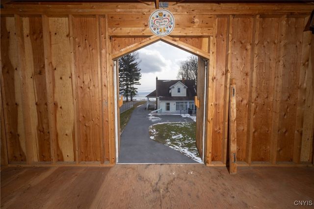 6790 East Lake Road, Owasco, NY 13021