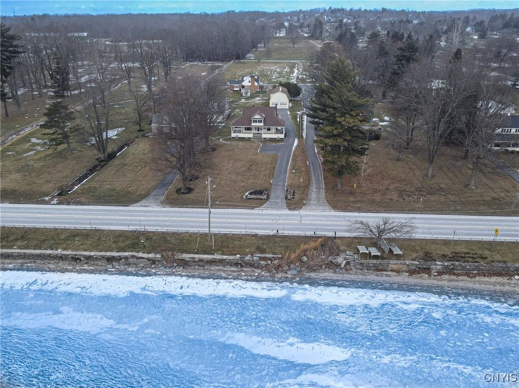 6790 East Lake Road, Owasco, NY 13021