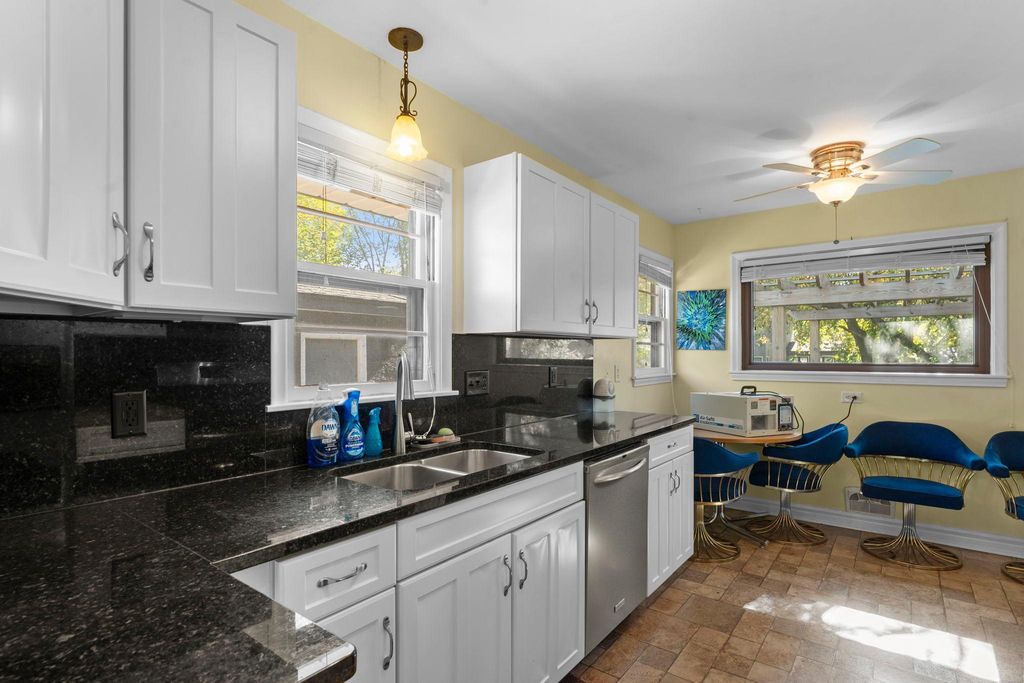 806 89th Avenue NE, Blaine, MN 55434 — photo 5