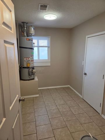 9036 Cordova Avenue NE, Albuquerque, NM 87112