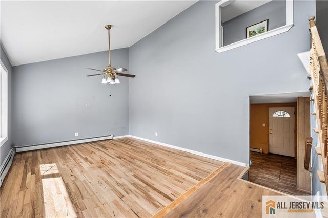 67 Drake Place, Colonia, NJ 07067