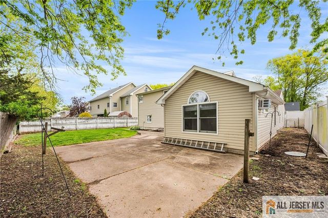 67 Drake Place, Colonia, NJ 07067