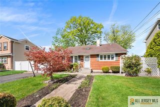67 Drake Place, Colonia, NJ 07067