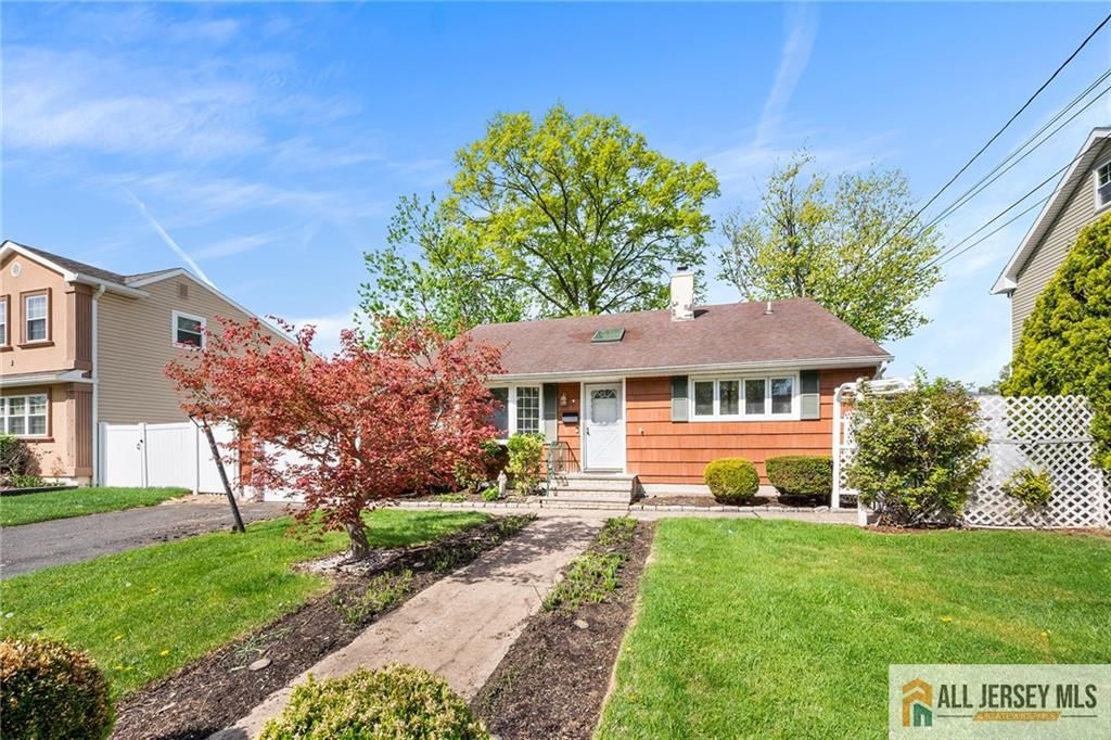 67 Drake Place, Colonia, NJ 07067