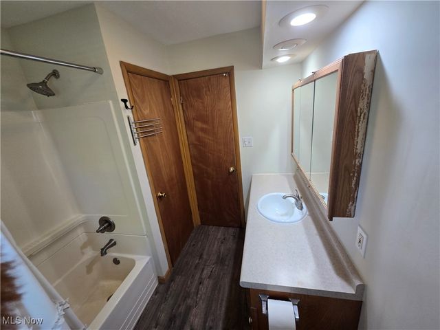 1638 S Cleveland Massillon Road, Akron, OH 44321