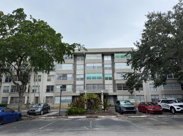 6700 Cypress Road 111, Plantation, FL 33317