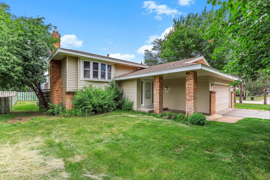 643 121st Lane NW, Coon Rapids, MN 55448 — photo 2