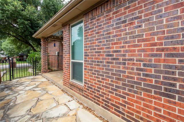 1803 Fern Court, Grapevine, TX 76051