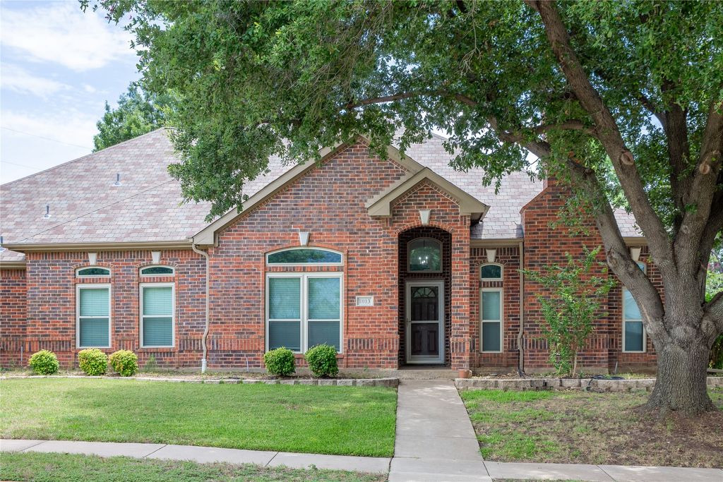 1803 Fern Court, Grapevine, TX 76051