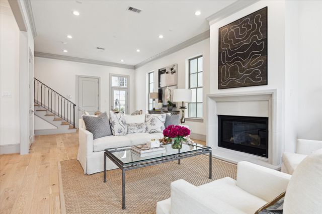 207 Sutton Row Place, Houston, TX 77024