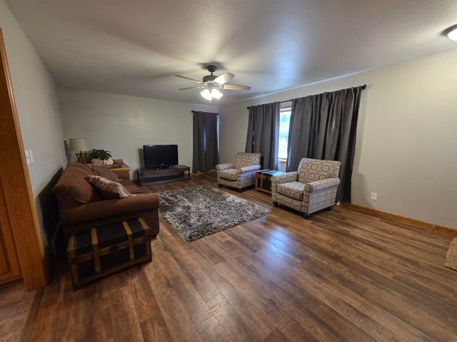 1208 N 2nd Street, Manchester, IA 52057