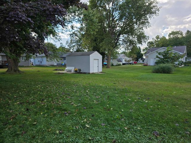 1208 N 2nd Street, Manchester, IA 52057