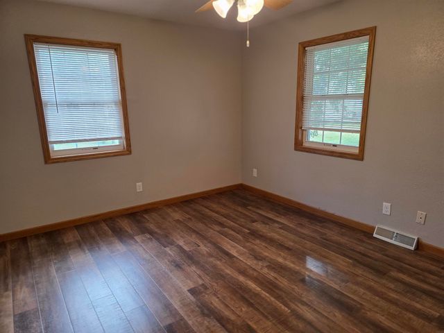 1208 N 2nd Street, Manchester, IA 52057