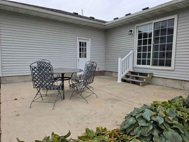 1208 N 2nd Street, Manchester, IA 52057