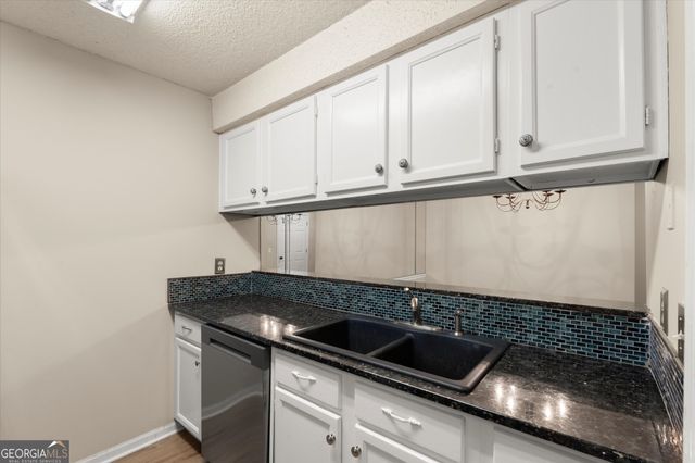 705 Barrington Hills Drive, Atlanta, GA 30350