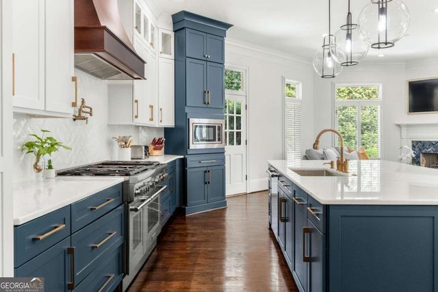 1155 Crest Valley Drive NW, Sandy Springs, GA 30327