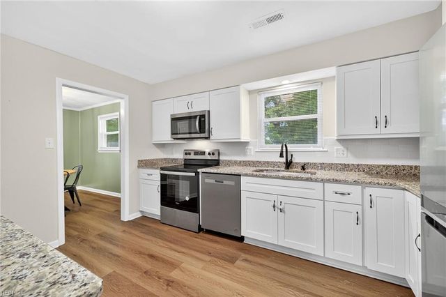 3352 Brandywine DR, Chesapeake, VA 23321