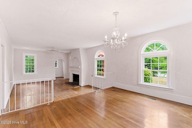1411 Hawthorne Road, Wilmington, NC 28403