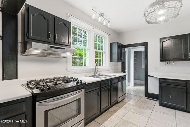 1411 Hawthorne Road, Wilmington, NC 28403