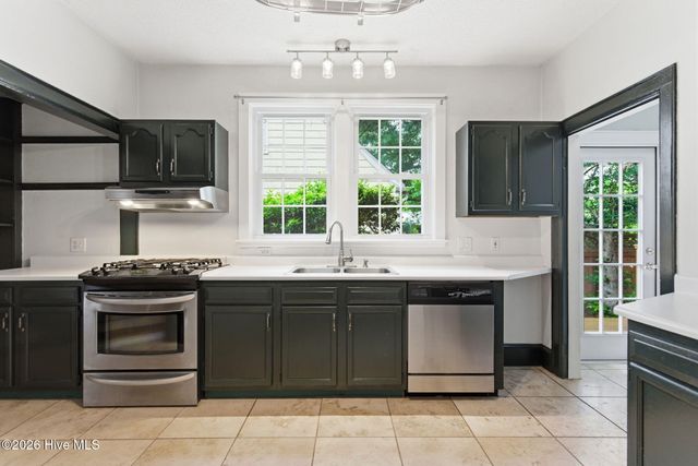 1411 Hawthorne Road, Wilmington, NC 28403