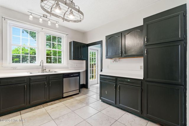 1411 Hawthorne Road, Wilmington, NC 28403