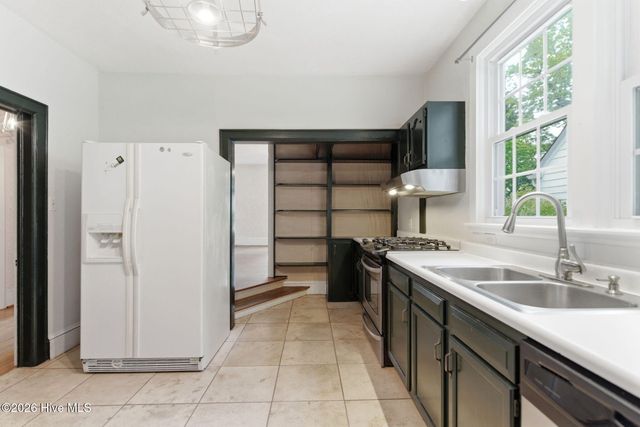 1411 Hawthorne Road, Wilmington, NC 28403