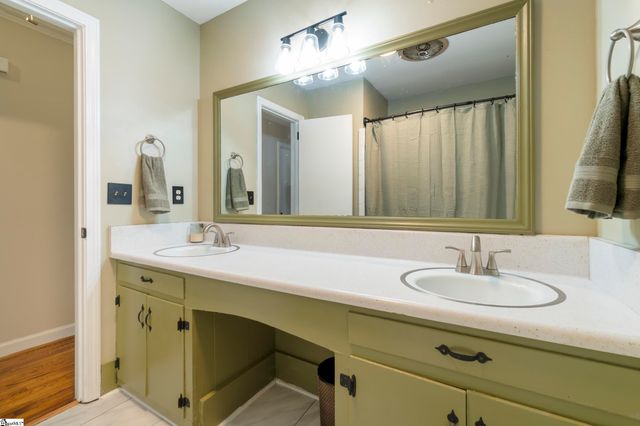 214 Lakeview Terrace, Simpsonville, SC 29681