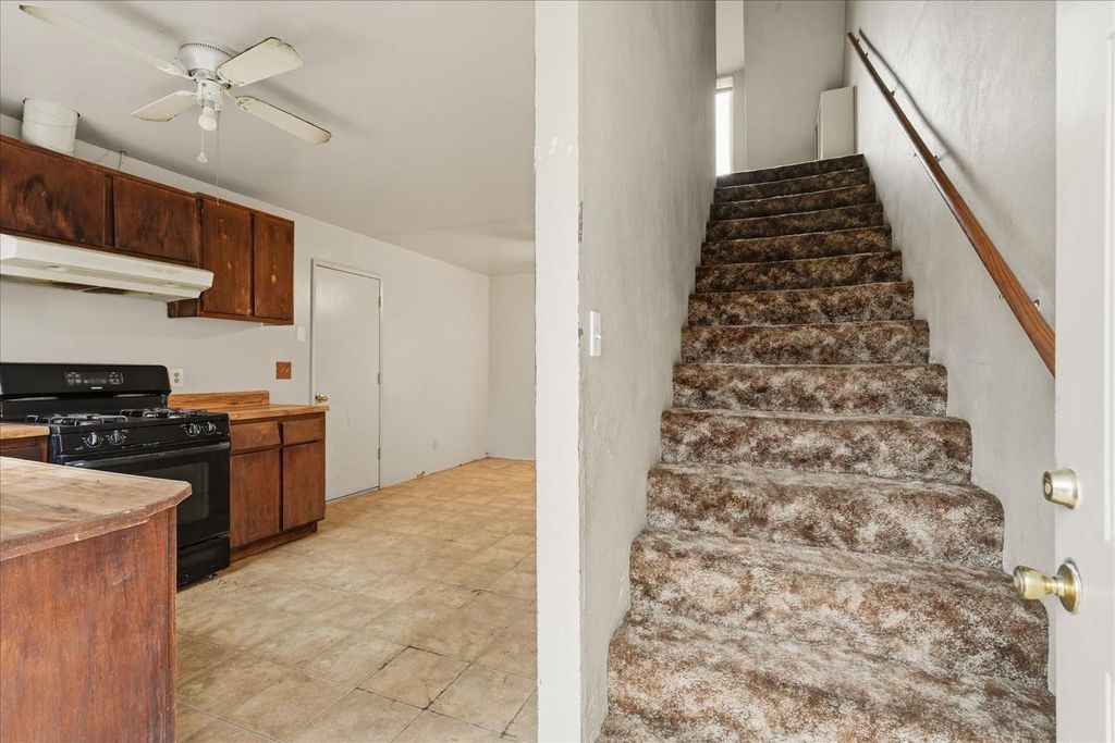 Image 10 of property listing at 185 E Fantz Avenue, Fresno, CA 93706